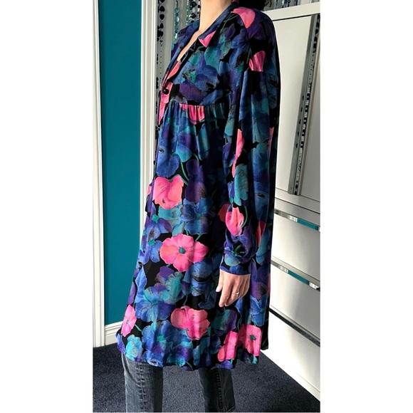 🇨🇦 Bold flowers (shades of pink, blue, purple) print-midi light overcoat vintage - Picture 3 of 15